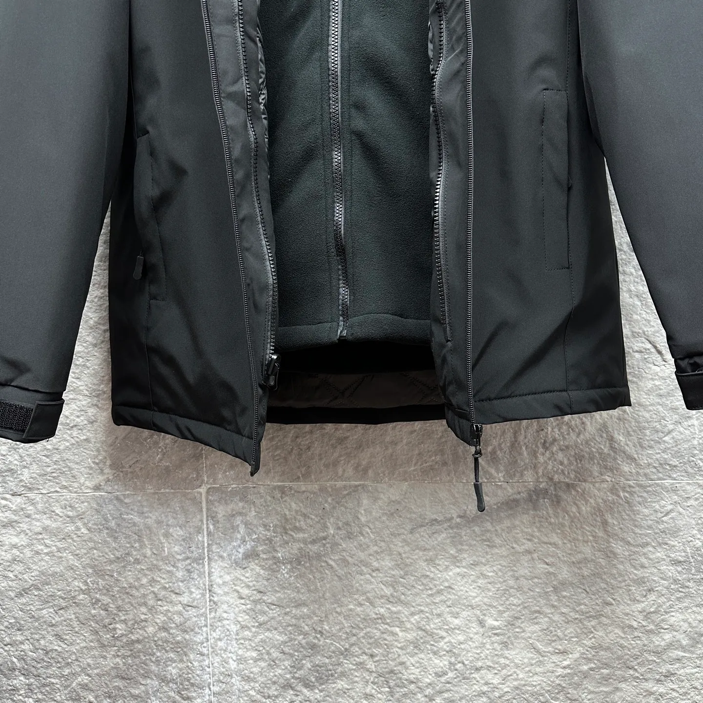 P490 Ralph Lauren 2025 new embroidered logo three-in-one jacket for couples, cotton jacket 💯Made of polyester fiber composite waterproof fabric, polar fleece liner, popular Internet celebrity style, exquisite craftsmanship, waterproof treatment of fabric, windproof and cold-resistant, excellent breathability, comfortable and versatile jacket, fashionable and versatile, same style as Internet celebrity, ingenious style, simple and fashionable, same style for men and women Original main wheat washed tag moisture-proof paper packaging 👍 Size: M—3XL Color: black gray